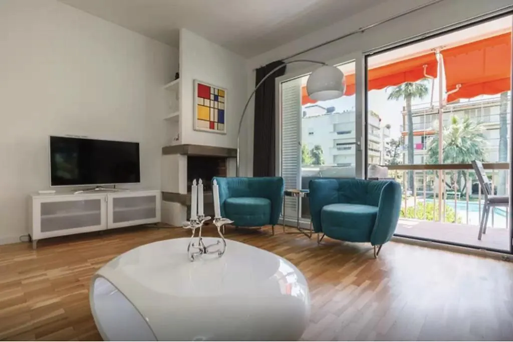 Pure Palm Springs Apartment Sitges